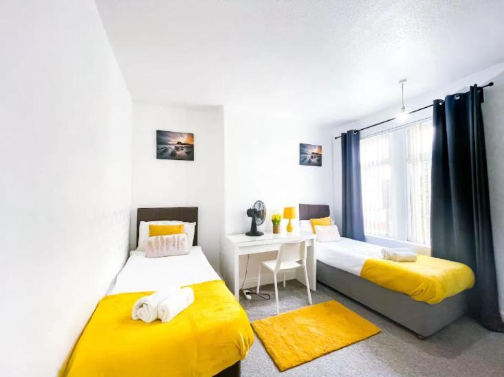 Beautiful 2 Bedroom House - Free Parking - Lt House لايستر المظهر الخارجي الصورة