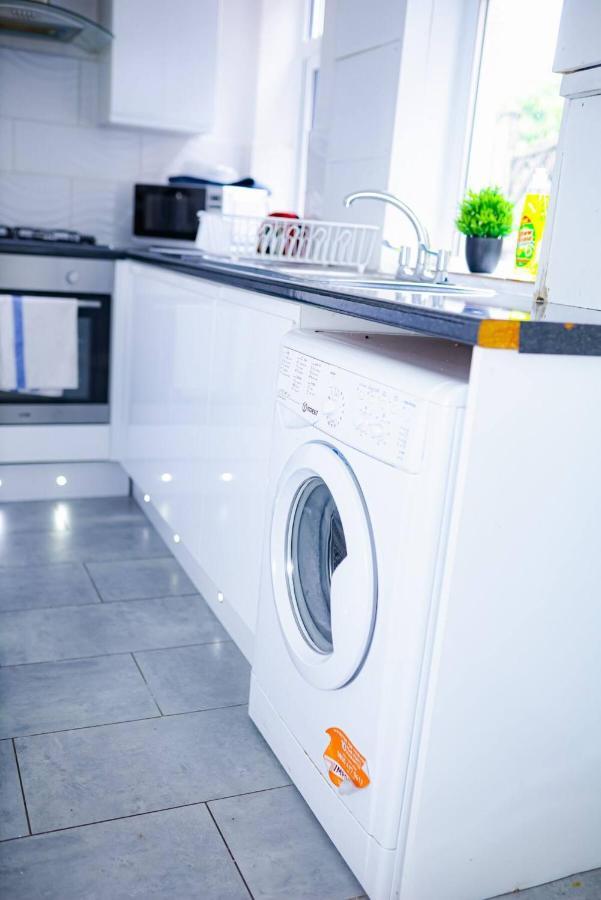 Beautiful 2 Bedroom House - Free Parking - Lt House لايستر المظهر الخارجي الصورة